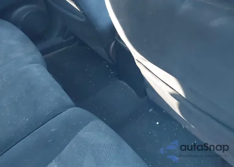 2015 Nissan Rogue Sv z USA, uszkodzony, nr VIN 5N1AT2MV2FC879744